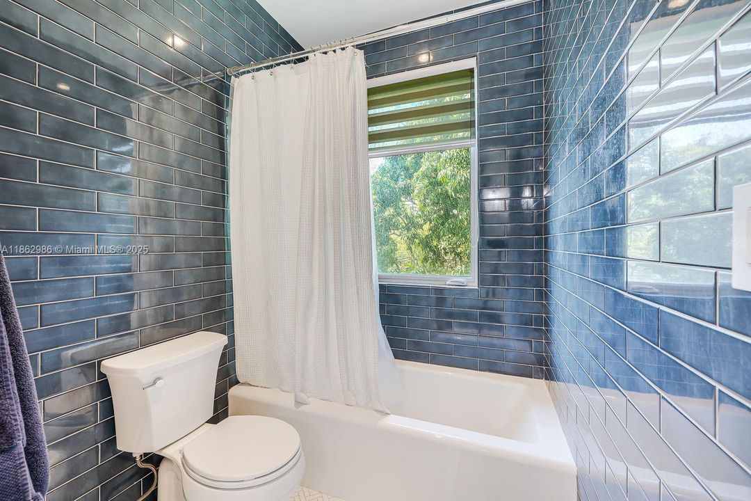 For Sale: $4,199,000 (5 beds, 4 baths, 4870 Square Feet)