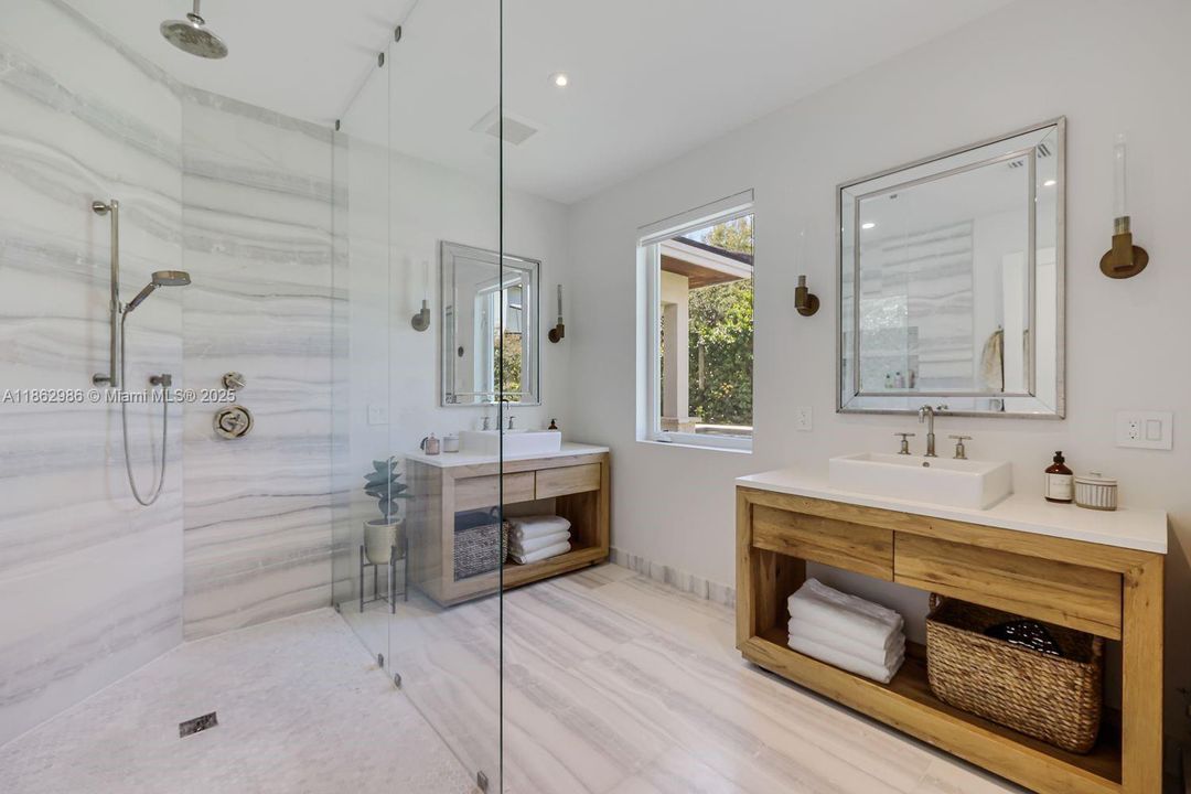 For Sale: $4,199,000 (5 beds, 4 baths, 4870 Square Feet)