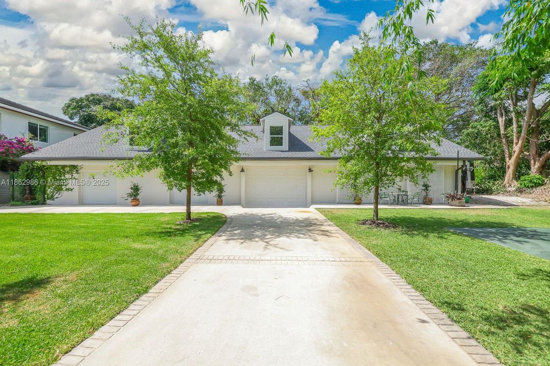 For Sale: $4,199,000 (5 beds, 4 baths, 4870 Square Feet)