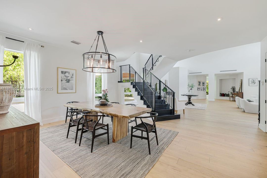 For Sale: $4,199,000 (5 beds, 4 baths, 4870 Square Feet)