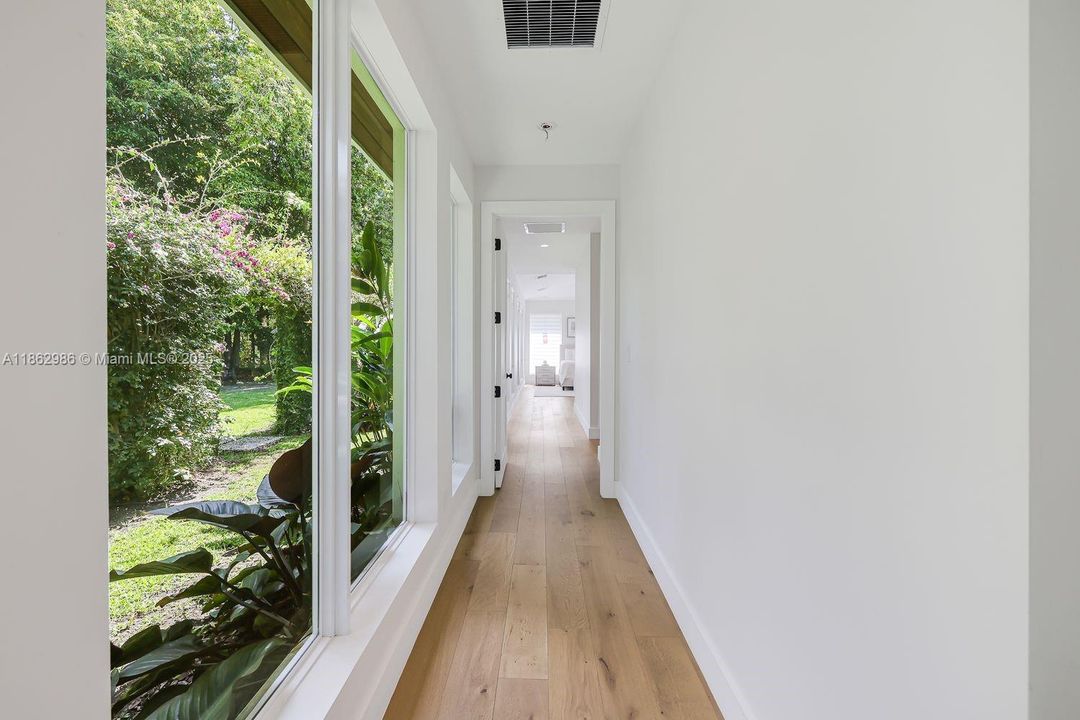 For Sale: $4,199,000 (5 beds, 4 baths, 4870 Square Feet)