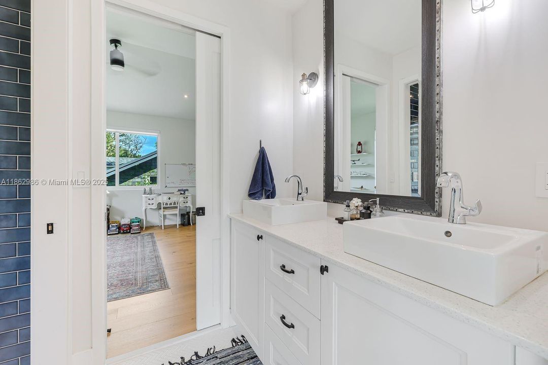 For Sale: $4,199,000 (5 beds, 4 baths, 4870 Square Feet)