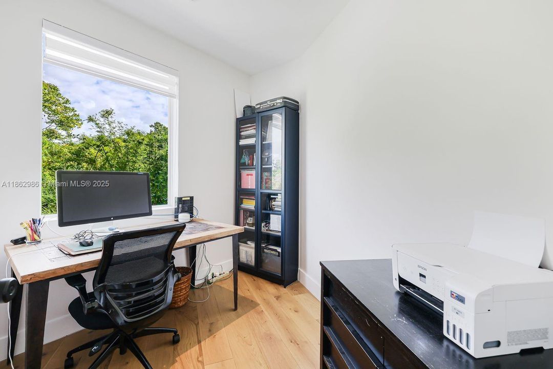 For Sale: $4,199,000 (5 beds, 4 baths, 4870 Square Feet)