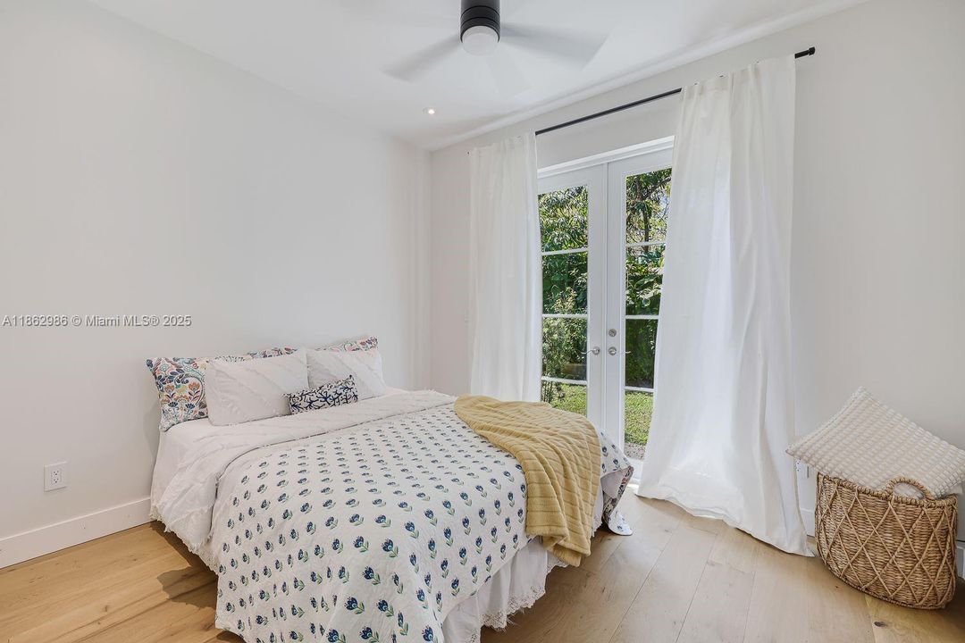 For Sale: $4,199,000 (5 beds, 4 baths, 4870 Square Feet)