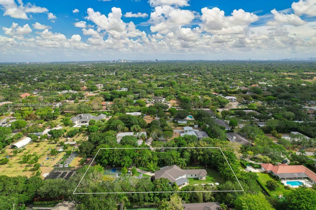 For Sale: $4,199,000 (5 beds, 4 baths, 4870 Square Feet)