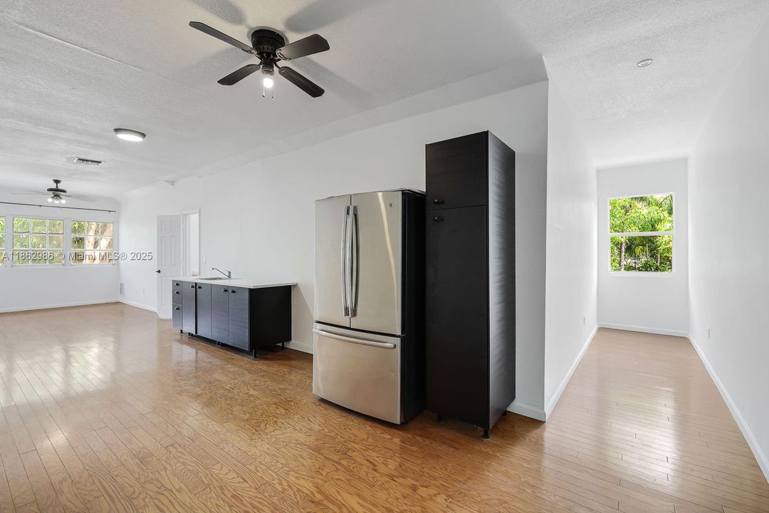 For Sale: $4,199,000 (5 beds, 4 baths, 4870 Square Feet)