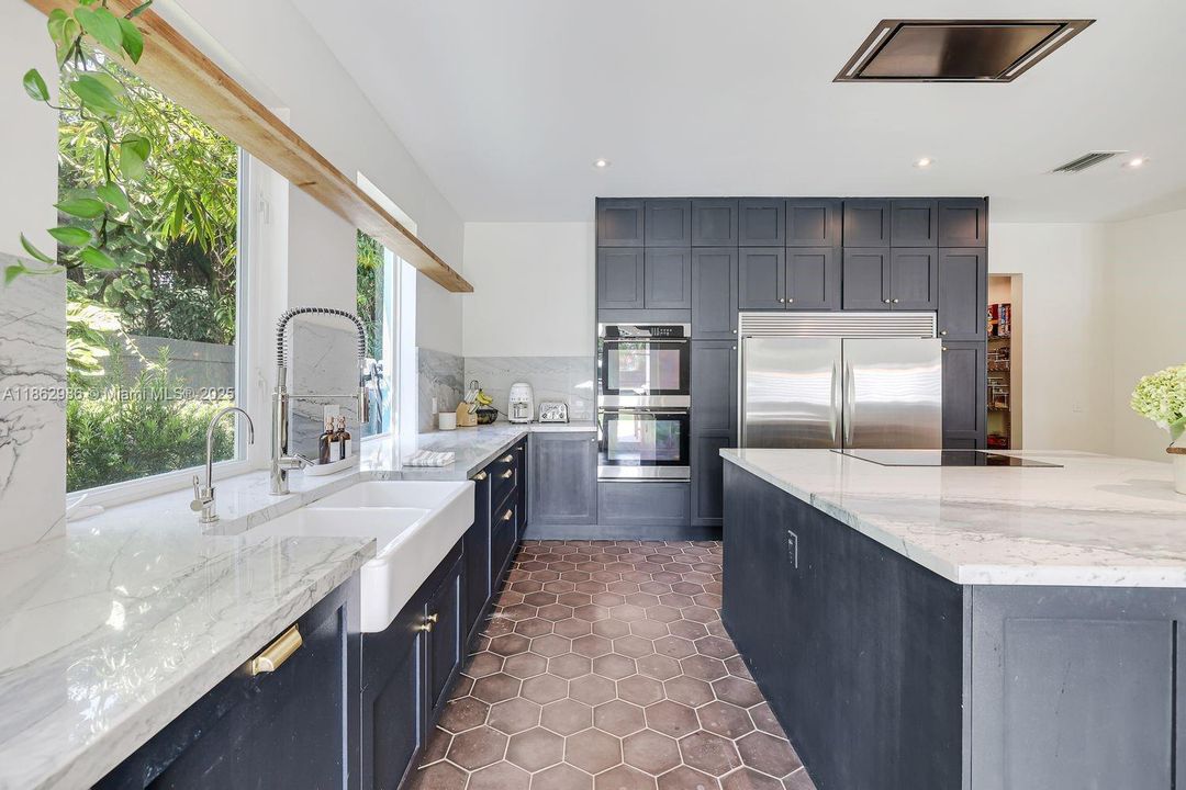 For Sale: $4,199,000 (5 beds, 4 baths, 4870 Square Feet)