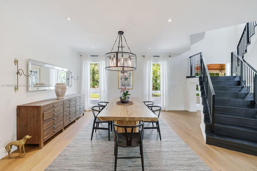 For Sale: $4,199,000 (5 beds, 4 baths, 4870 Square Feet)