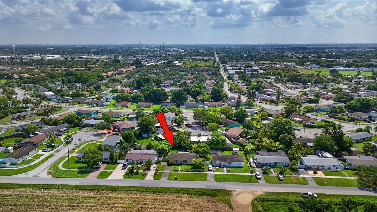 Active With Contract: $249,000 (3 beds, 2 baths, 1250 Square Feet)