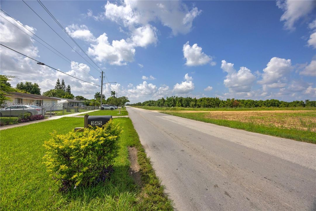 Active With Contract: $249,000 (3 beds, 2 baths, 1250 Square Feet)