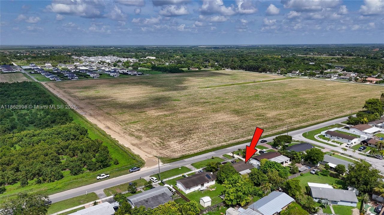 Active With Contract: $249,000 (3 beds, 2 baths, 1250 Square Feet)