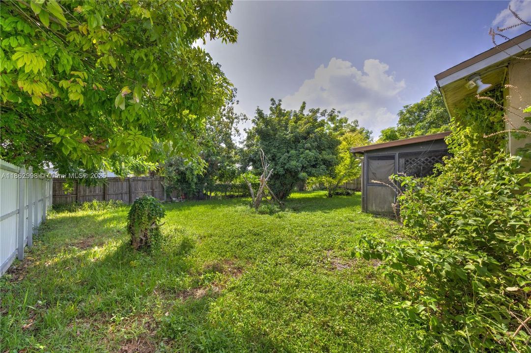 Active With Contract: $249,000 (3 beds, 2 baths, 1250 Square Feet)