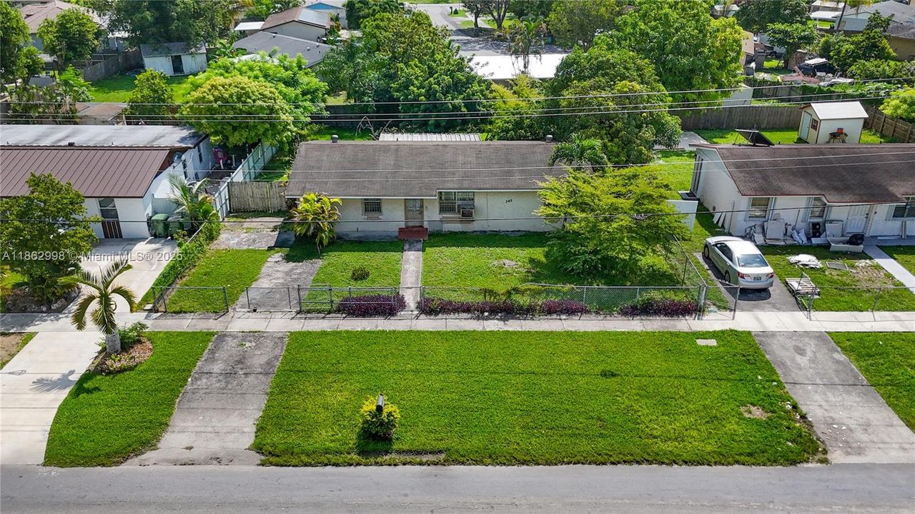 Active With Contract: $249,000 (3 beds, 2 baths, 1250 Square Feet)