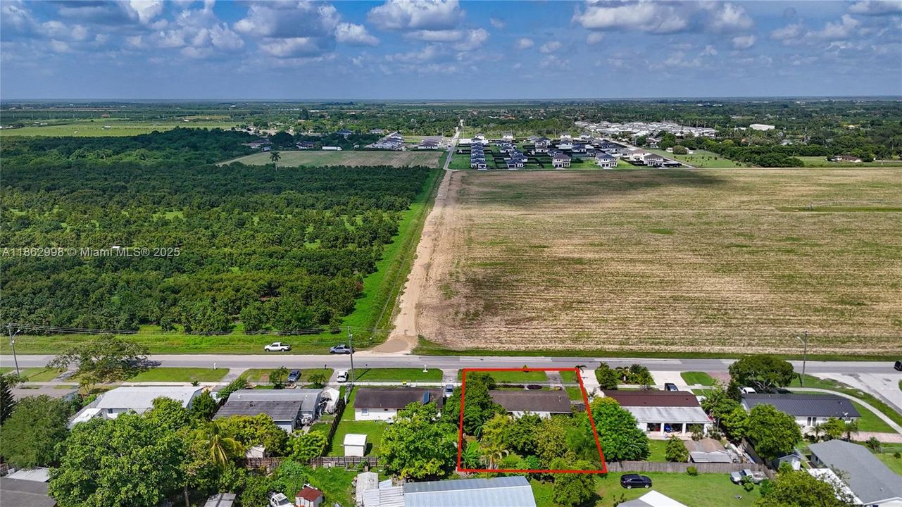 Active With Contract: $249,000 (3 beds, 2 baths, 1250 Square Feet)