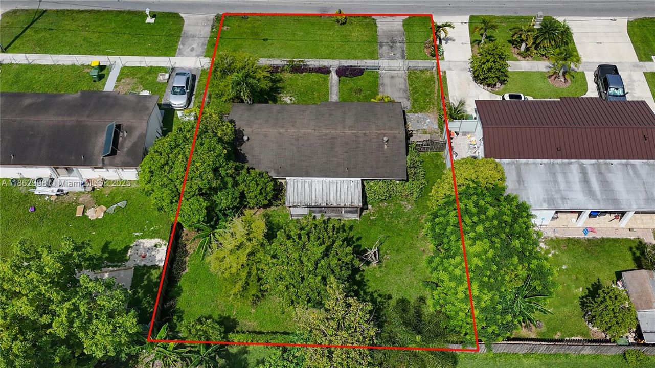 Active With Contract: $249,000 (3 beds, 2 baths, 1250 Square Feet)