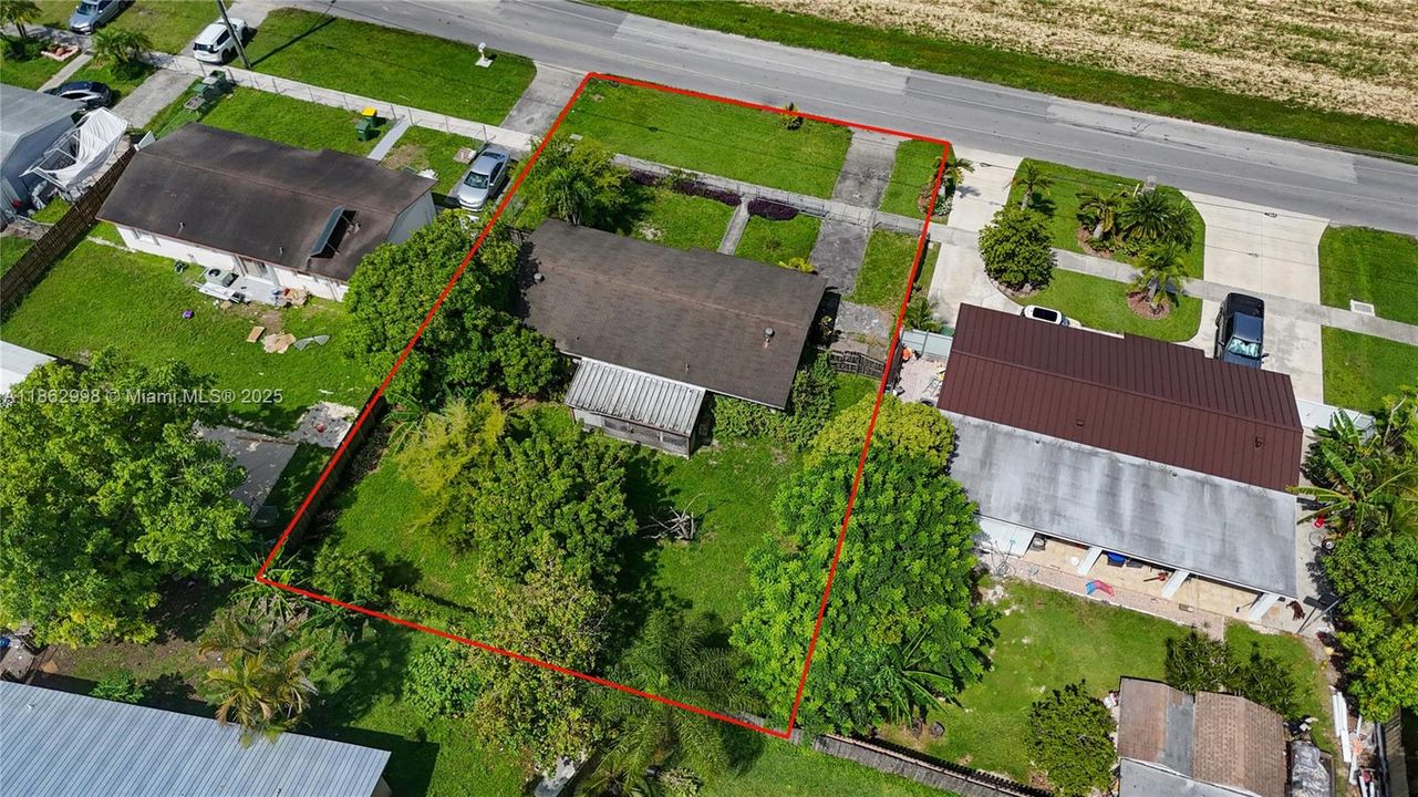 Active With Contract: $249,000 (3 beds, 2 baths, 1250 Square Feet)