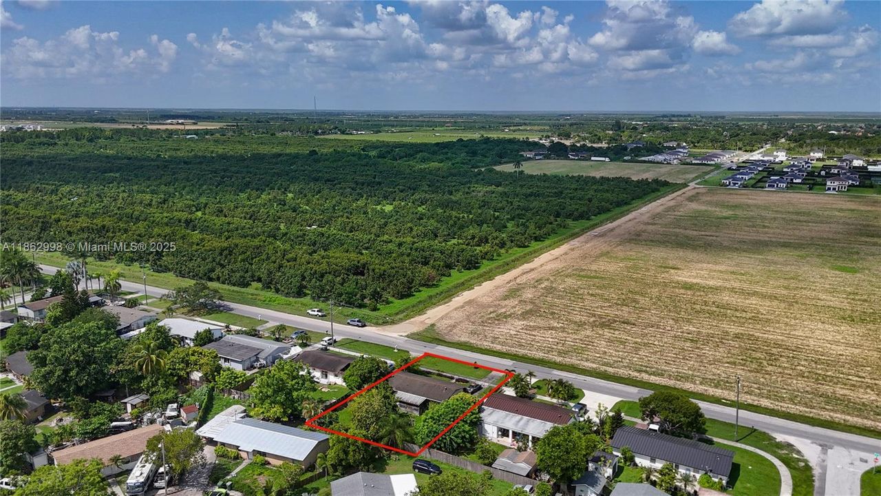 Active With Contract: $249,000 (3 beds, 2 baths, 1250 Square Feet)