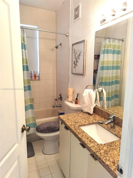 En Venta: $235,000 (3 camas, 2 baños, 1060 Pies cuadrados)