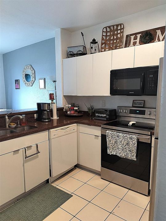 En Venta: $235,000 (3 camas, 2 baños, 1060 Pies cuadrados)