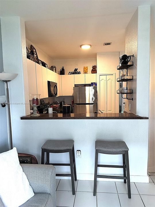 En Venta: $235,000 (3 camas, 2 baños, 1060 Pies cuadrados)