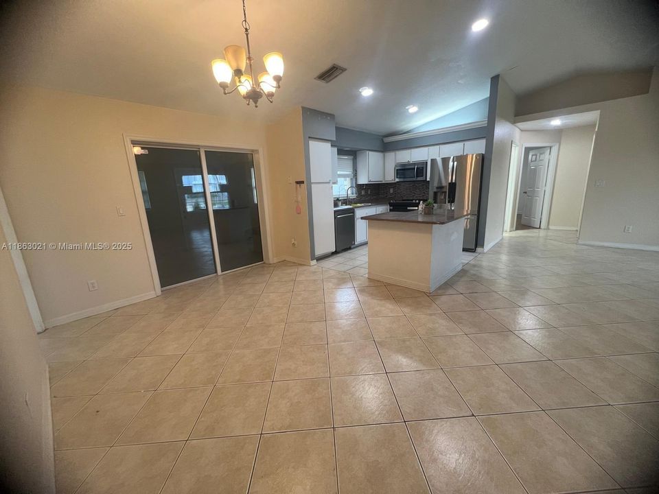 Active With Contract: $250,000 (3 beds, 2 baths, 0 Square Feet)