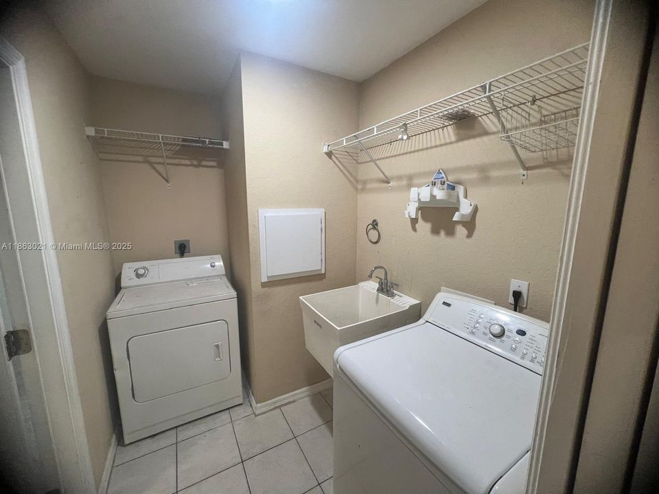 Active With Contract: $250,000 (3 beds, 2 baths, 0 Square Feet)