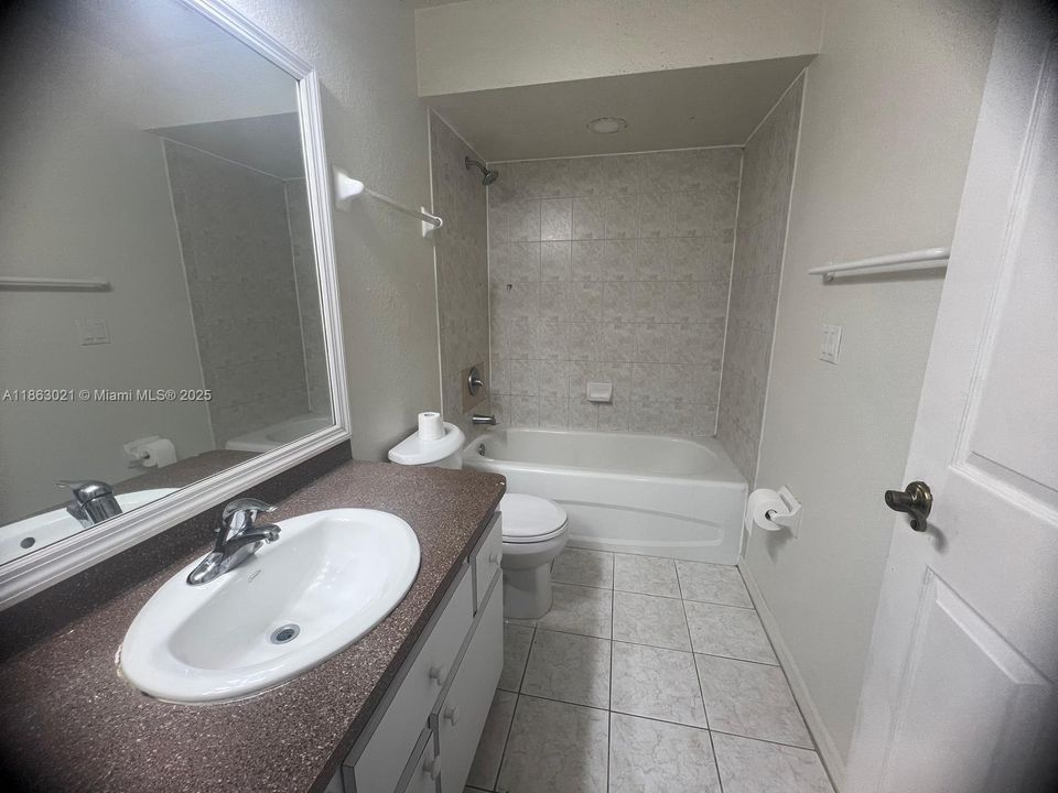 Active With Contract: $250,000 (3 beds, 2 baths, 0 Square Feet)