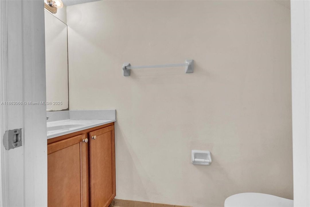 На продажу: $410,777 (2 спален, 2 ванн, 1458 Квадратных фут)