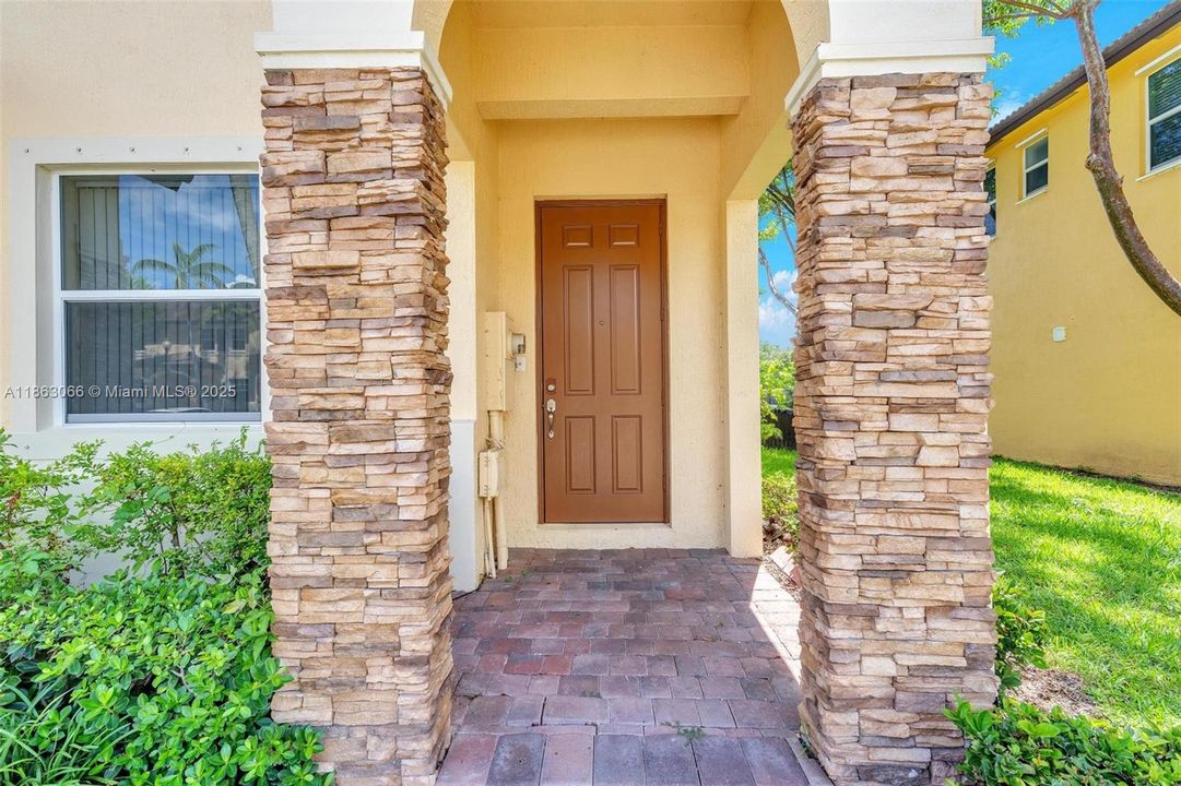 На продажу: $410,777 (2 спален, 2 ванн, 1458 Квадратных фут)