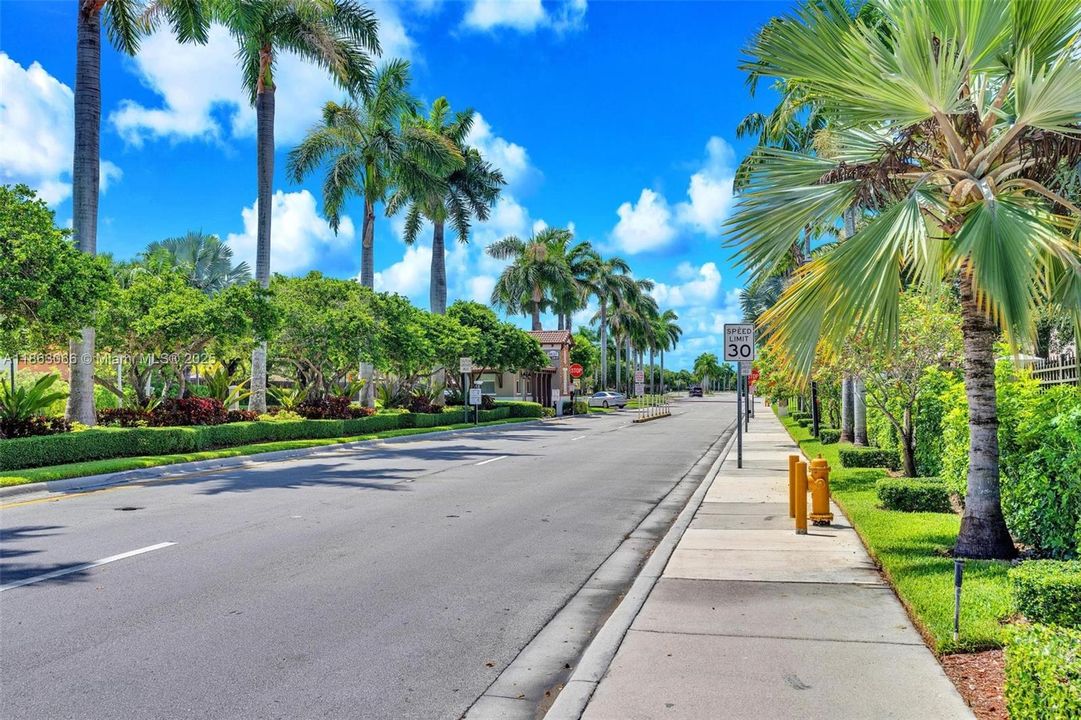 На продажу: $410,777 (2 спален, 2 ванн, 1458 Квадратных фут)