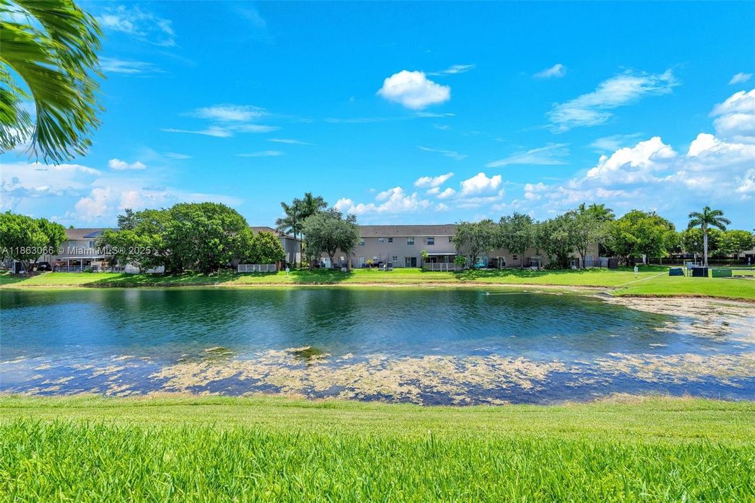 На продажу: $410,777 (2 спален, 2 ванн, 1458 Квадратных фут)