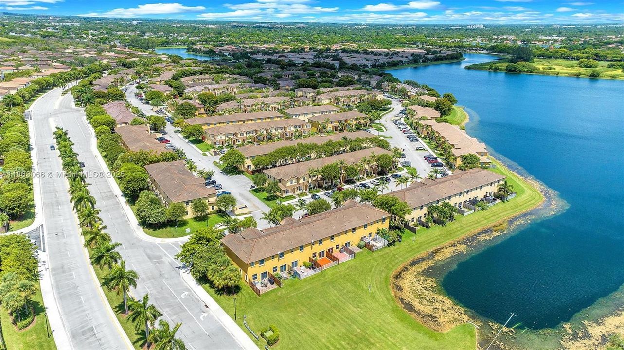 На продажу: $410,777 (2 спален, 2 ванн, 1458 Квадратных фут)