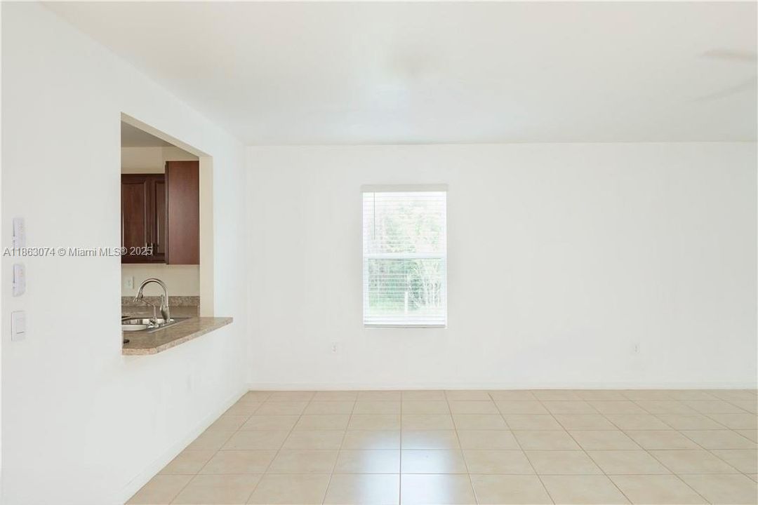 В аренду: $2,300 (3 спален, 2 ванн, 0 Квадратных фут)