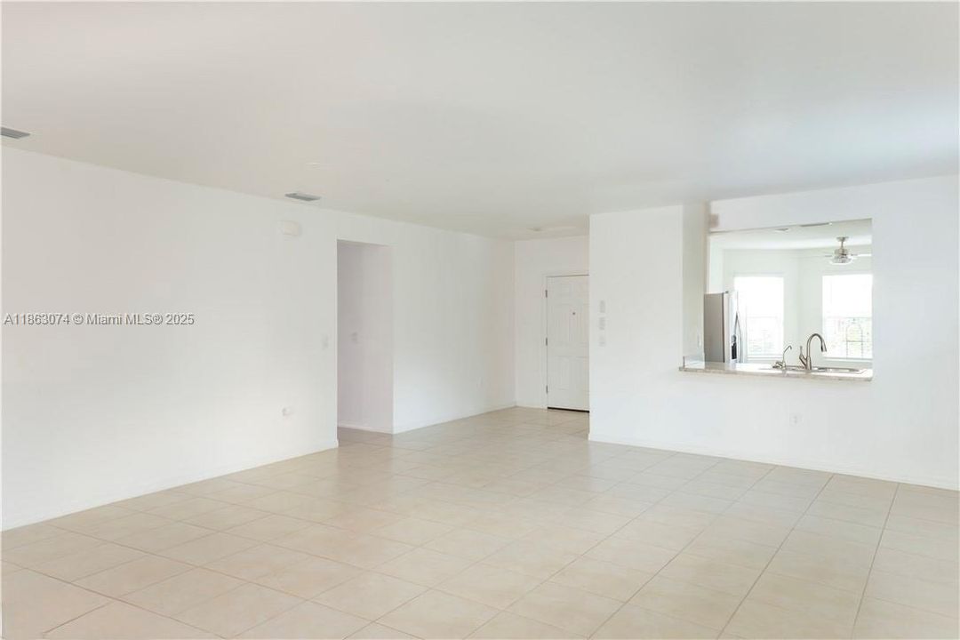 В аренду: $2,300 (3 спален, 2 ванн, 0 Квадратных фут)