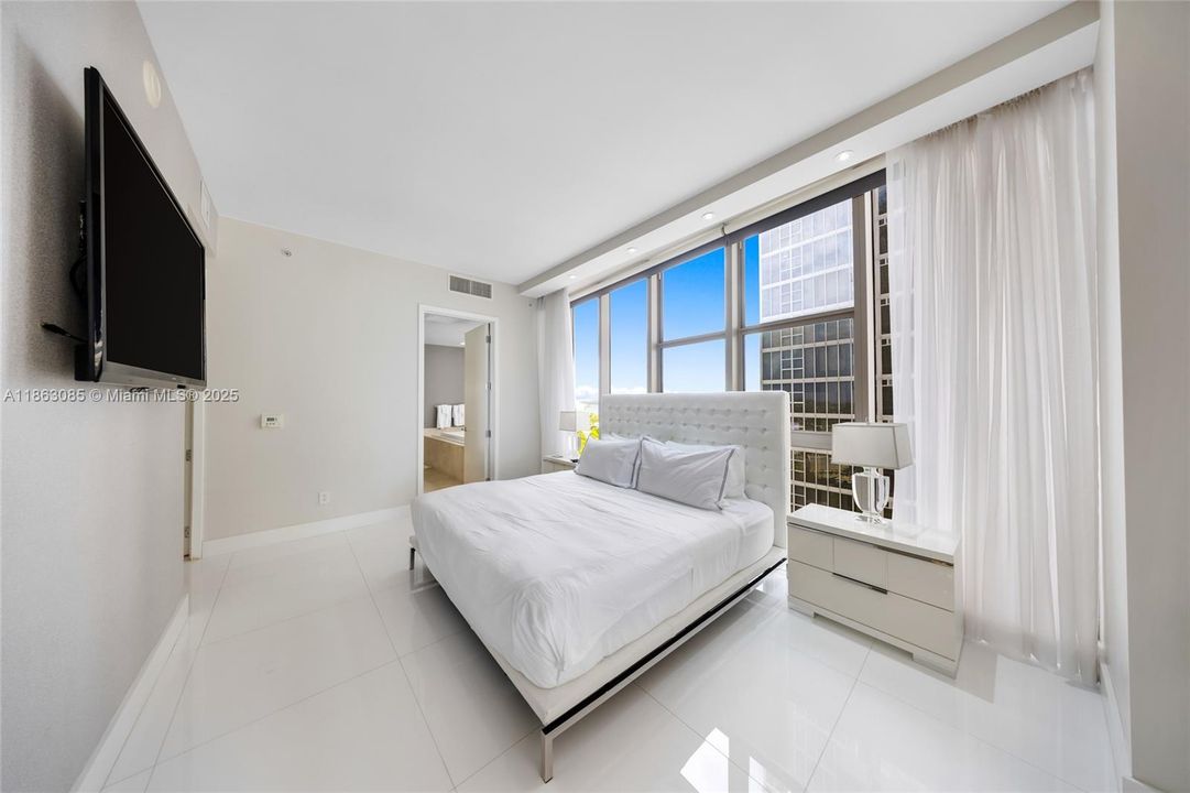 Activo con contrato: $27,000 (2 camas, 2 baños, 1911 Pies cuadrados)