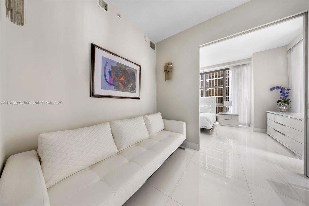 Activo con contrato: $27,000 (2 camas, 2 baños, 1911 Pies cuadrados)