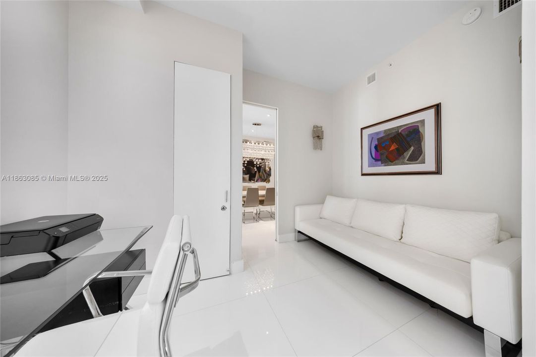 Activo con contrato: $27,000 (2 camas, 2 baños, 1911 Pies cuadrados)