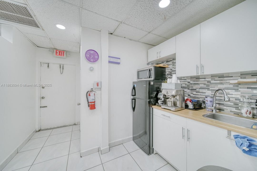 最近售出: $95,000 (0 贝兹, 0 浴室, 0 平方英尺)