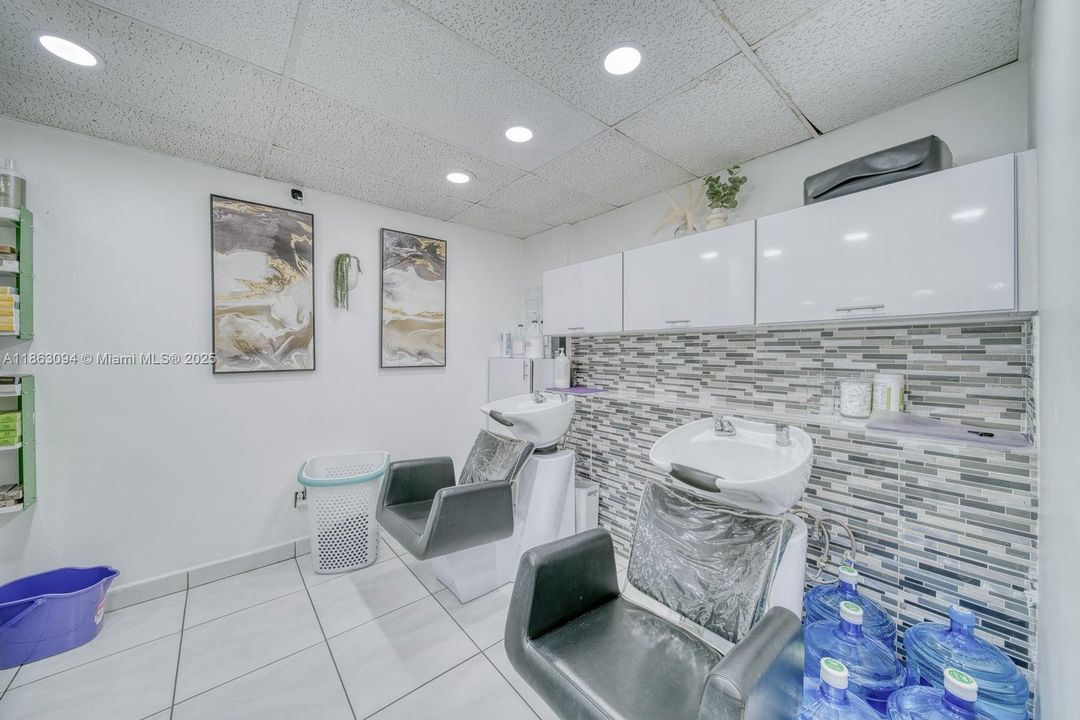 最近售出: $95,000 (0 贝兹, 0 浴室, 0 平方英尺)