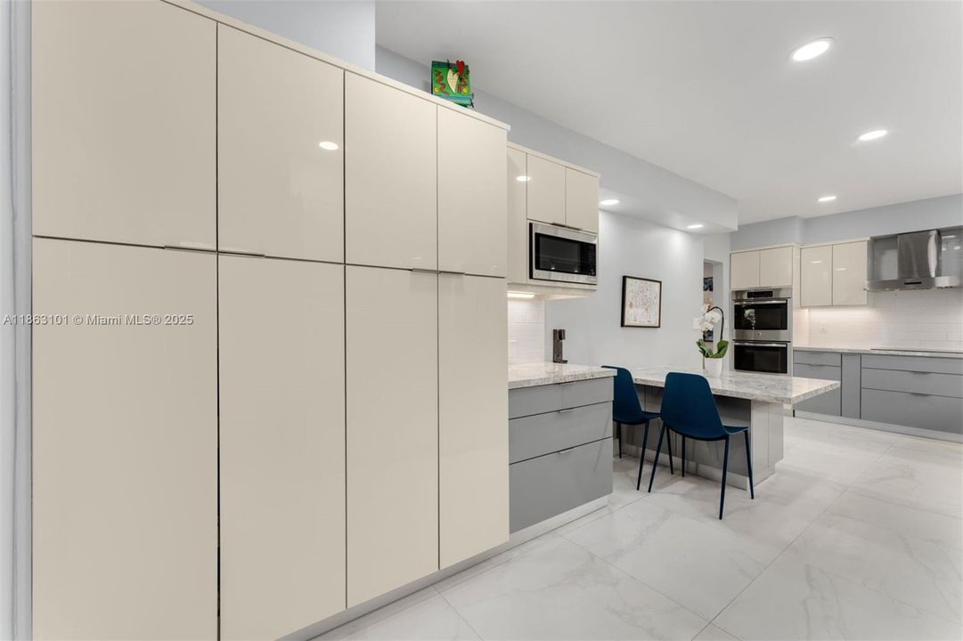 For Sale: $3,299,000 (3 beds, 2 baths, 2592 Square Feet)