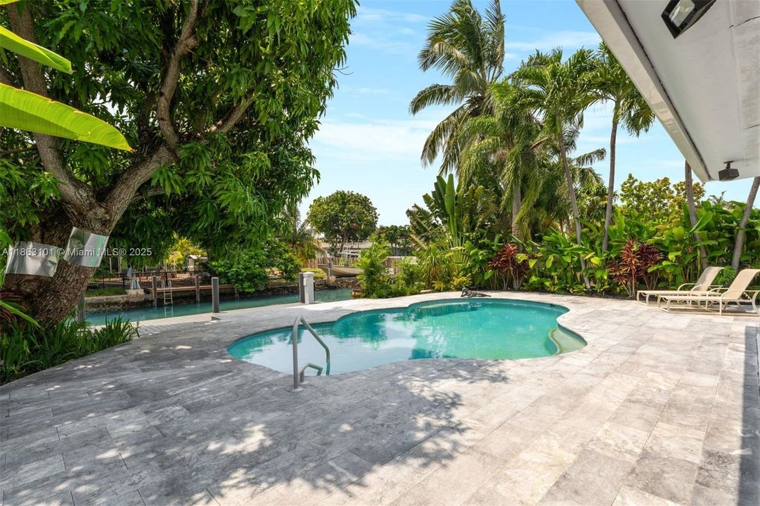 For Sale: $3,299,000 (3 beds, 2 baths, 2592 Square Feet)