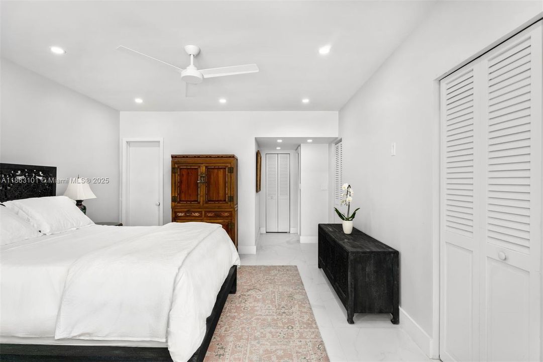 For Sale: $3,299,000 (3 beds, 2 baths, 2592 Square Feet)