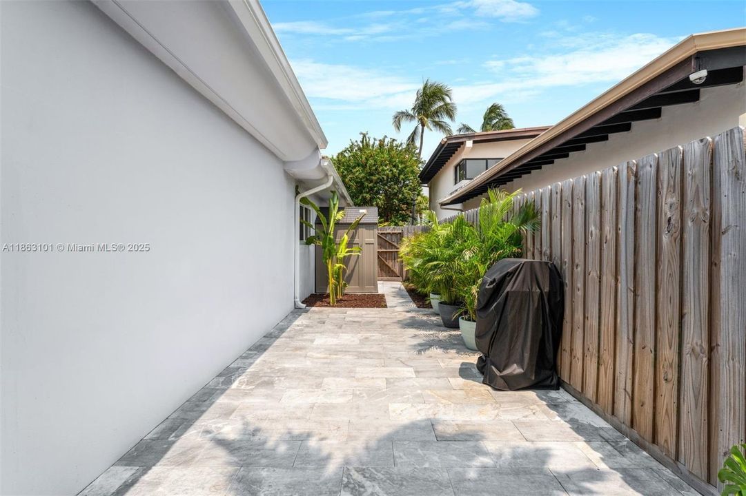 For Sale: $3,299,000 (3 beds, 2 baths, 2592 Square Feet)