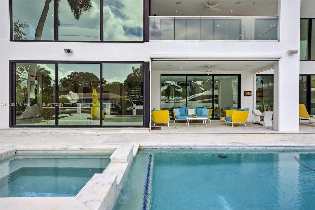 На продажу: $8,875,000 (8 спален, 8 ванн, 6446 Квадратных фут)