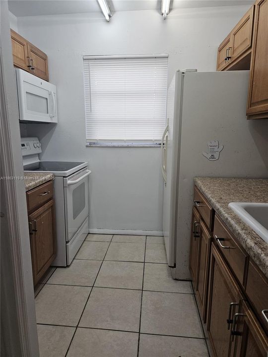 Recientemente alquilado: $1,800 (2 camas, 1 baños, 940 Pies cuadrados)