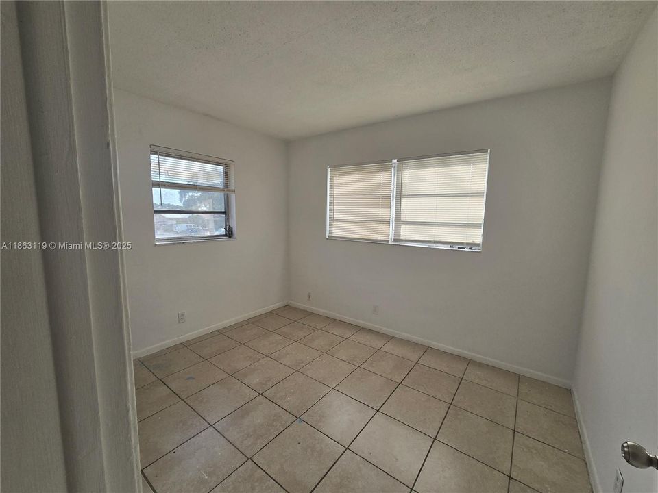 Recientemente alquilado: $1,800 (2 camas, 1 baños, 940 Pies cuadrados)