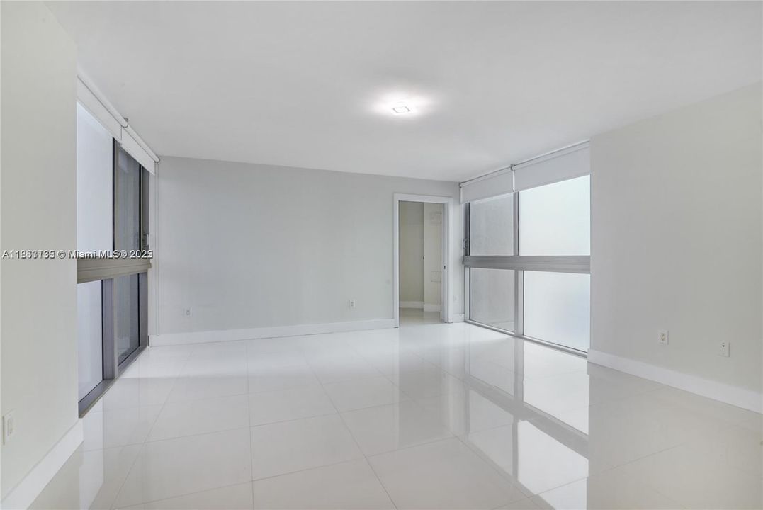 For Sale: $690,000 (2 beds, 3 baths, 1663 Square Feet)