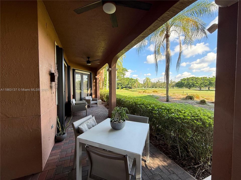 На продажу: $875,000 (3 спален, 2 ванн, 1600 Квадратных фут)