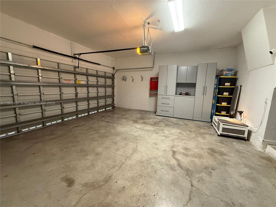 На продажу: $875,000 (3 спален, 2 ванн, 1600 Квадратных фут)