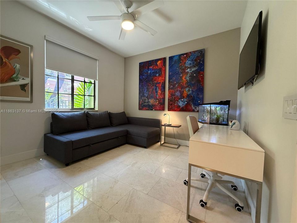 На продажу: $875,000 (3 спален, 2 ванн, 1600 Квадратных фут)